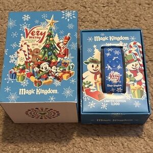 Disney Park’s 2017 Magic Kingdom Mickey’s Very Merry Christmas Party Magic Band-